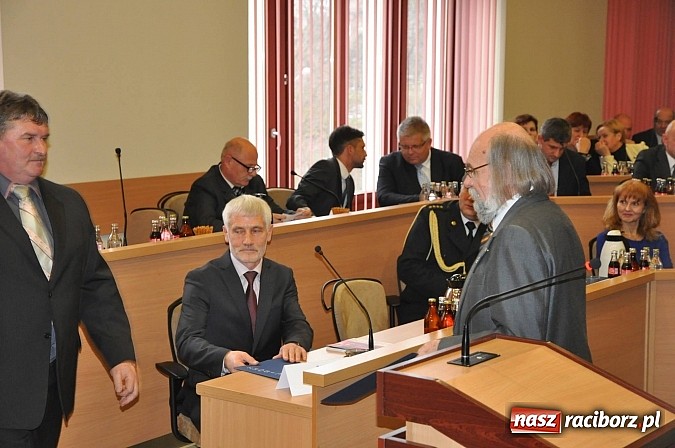Zdjęcie w galerii na portalu naszraciborz.pl: Pierwsza sesja nowej Rady Miasta. Poznaliśmy radnych funkcyjnych wiadomości z regionu