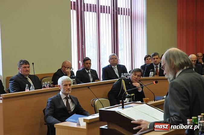 Zdjęcie w galerii na portalu naszraciborz.pl: Pierwsza sesja nowej Rady Miasta. Poznaliśmy radnych funkcyjnych wiadomości z regionu