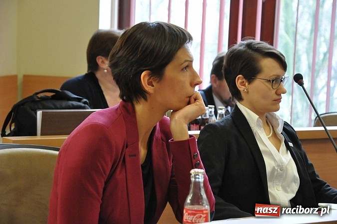 Zdjęcie w galerii na portalu naszraciborz.pl: Pierwsza sesja nowej Rady Miasta. Poznaliśmy radnych funkcyjnych wiadomości z regionu