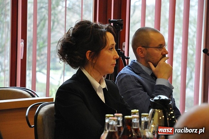 Zdjęcie w galerii na portalu naszraciborz.pl: Pierwsza sesja nowej Rady Miasta. Poznaliśmy radnych funkcyjnych wiadomości z regionu
