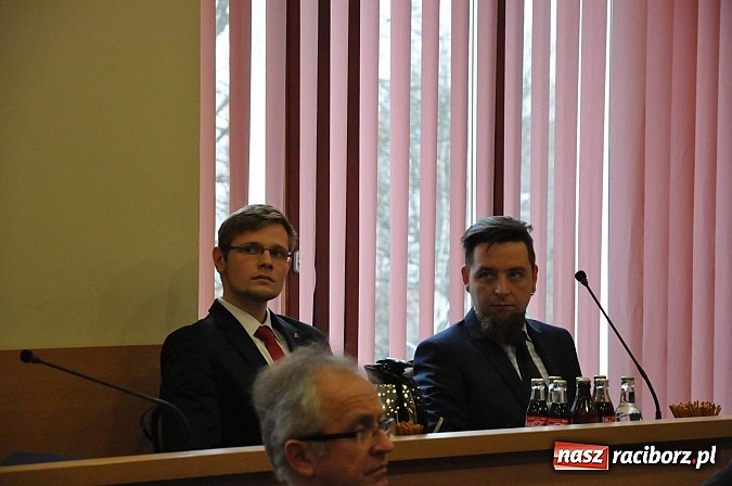 Zdjęcie w galerii na portalu naszraciborz.pl: Pierwsza sesja nowej Rady Miasta. Poznaliśmy radnych funkcyjnych wiadomości z regionu