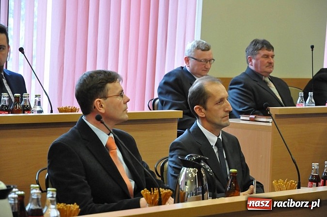 Zdjęcie w galerii na portalu naszraciborz.pl: Pierwsza sesja nowej Rady Miasta. Poznaliśmy radnych funkcyjnych wiadomości z regionu