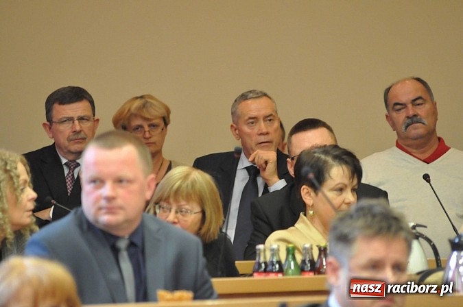 Zdjęcie w galerii na portalu naszraciborz.pl: Pierwsza sesja nowej Rady Miasta. Poznaliśmy radnych funkcyjnych wiadomości z regionu