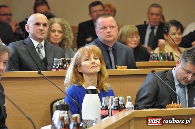 Zdjęcie w galerii na portalu naszraciborz.pl: Pierwsza sesja nowej Rady Miasta. Poznaliśmy radnych funkcyjnych wiadomości z regionu