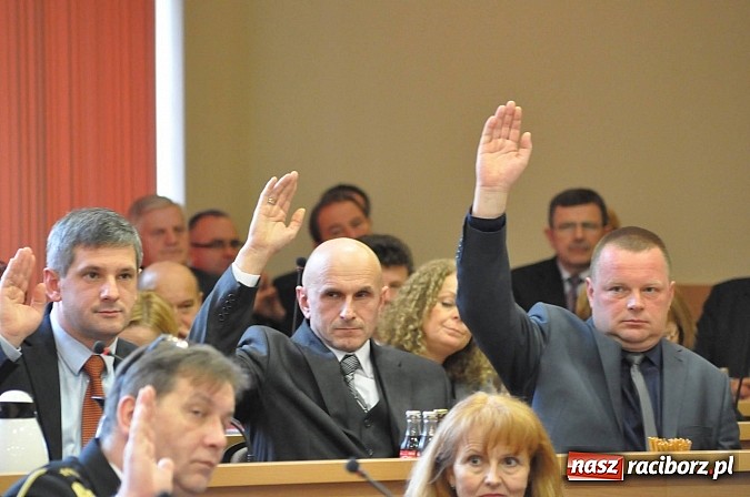 Zdjęcie w galerii na portalu naszraciborz.pl: Pierwsza sesja nowej Rady Miasta. Poznaliśmy radnych funkcyjnych wiadomości z regionu