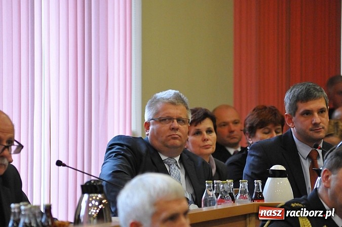 Zdjęcie w galerii na portalu naszraciborz.pl: Pierwsza sesja nowej Rady Miasta. Poznaliśmy radnych funkcyjnych wiadomości z regionu