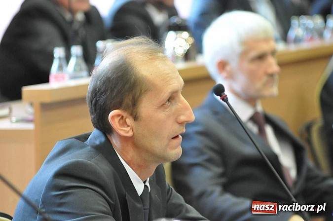 Zdjęcie w galerii na portalu naszraciborz.pl: Pierwsza sesja nowej Rady Miasta. Poznaliśmy radnych funkcyjnych wiadomości z regionu