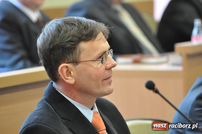 Zdjęcie w galerii na portalu naszraciborz.pl: Pierwsza sesja nowej Rady Miasta. Poznaliśmy radnych funkcyjnych wiadomości z regionu