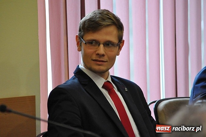 Zdjęcie w galerii na portalu naszraciborz.pl: Pierwsza sesja nowej Rady Miasta. Poznaliśmy radnych funkcyjnych wiadomości z regionu