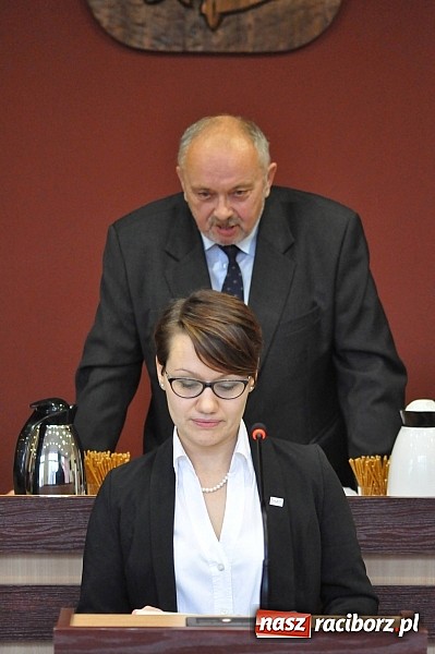 Zdjęcie w galerii na portalu naszraciborz.pl: Pierwsza sesja nowej Rady Miasta. Poznaliśmy radnych funkcyjnych wiadomości z regionu