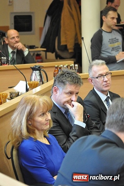 Zdjęcie w galerii na portalu naszraciborz.pl: Pierwsza sesja nowej Rady Miasta. Poznaliśmy radnych funkcyjnych wiadomości z regionu