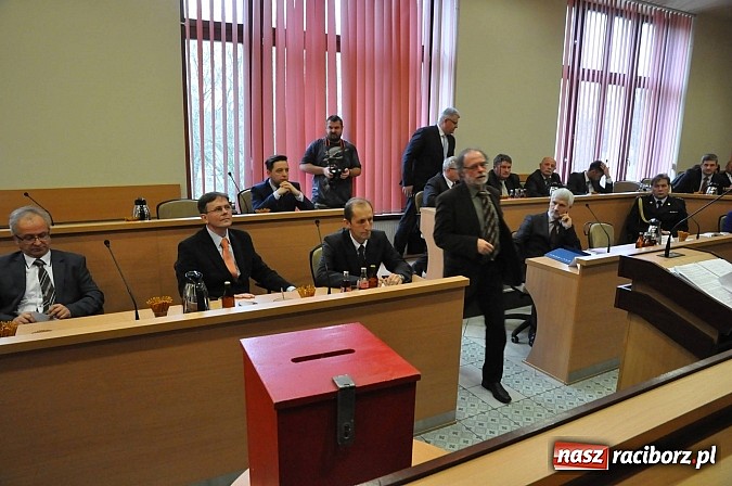 Zdjęcie w galerii na portalu naszraciborz.pl: Pierwsza sesja nowej Rady Miasta. Poznaliśmy radnych funkcyjnych wiadomości z regionu