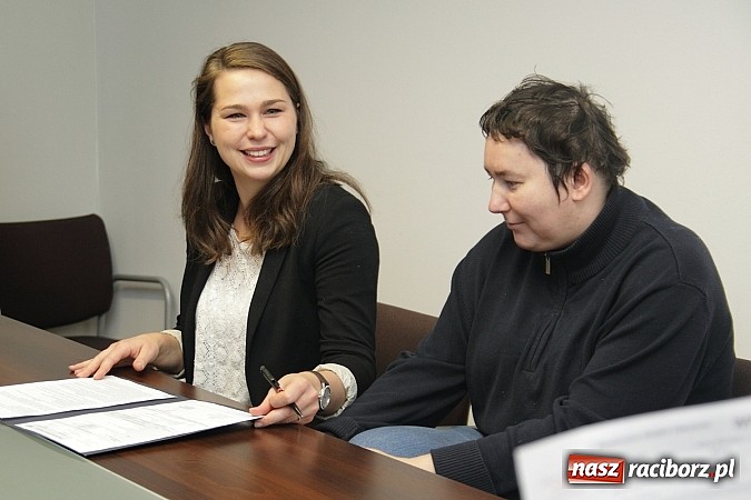 Zdjęcie w galerii na portalu naszraciborz.pl: Środowiskowy Dom Samopomocy z nowym samochodem gotowy do przyjęcia nowych podopiecznych wiadomości z regionu