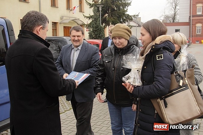 Zdjęcie w galerii na portalu naszraciborz.pl: Środowiskowy Dom Samopomocy z nowym samochodem gotowy do przyjęcia nowych podopiecznych wiadomości z regionu