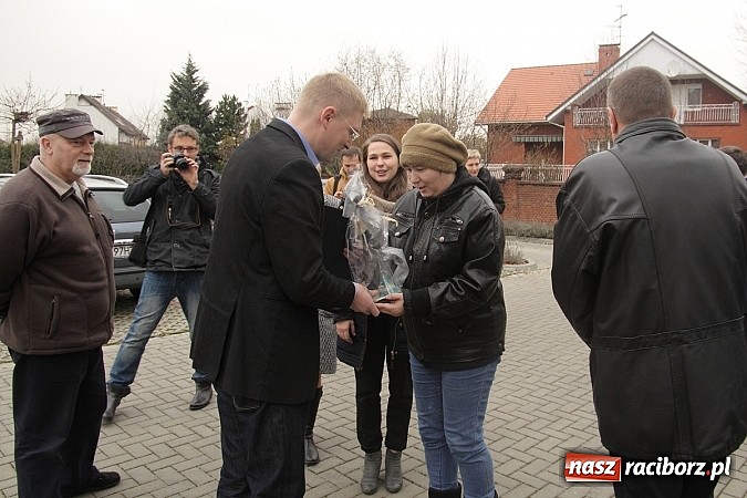 Zdjęcie w galerii na portalu naszraciborz.pl: Środowiskowy Dom Samopomocy z nowym samochodem gotowy do przyjęcia nowych podopiecznych wiadomości z regionu
