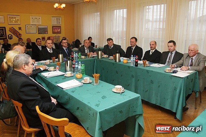 Zdjęcie w galerii na portalu naszraciborz.pl: Uroczysta sesja nowej rady w Krzanowicach wiadomości z regionu