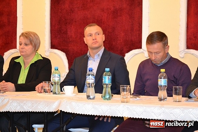 Zdjęcie w galerii na portalu naszraciborz.pl: Kuźnia Raciborska: Nowy burmistrz i radni już po ślubowaniu wiadomości z regionu