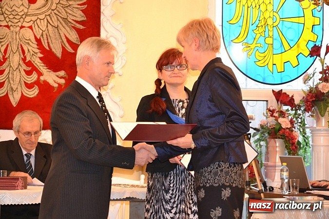 Zdjęcie w galerii na portalu naszraciborz.pl: Kuźnia Raciborska: Nowy burmistrz i radni już po ślubowaniu wiadomości z regionu