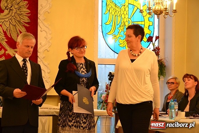 Zdjęcie w galerii na portalu naszraciborz.pl: Kuźnia Raciborska: Nowy burmistrz i radni już po ślubowaniu wiadomości z regionu