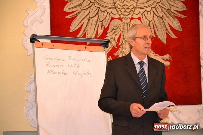 Zdjęcie w galerii na portalu naszraciborz.pl: Kuźnia Raciborska: Nowy burmistrz i radni już po ślubowaniu wiadomości z regionu