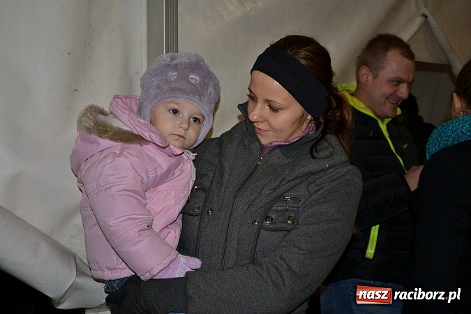 Zdjęcie w galerii na portalu naszraciborz.pl: Kiermasz świąteczny i Mikołaj w Zabełkowie wiadomości z regionu
