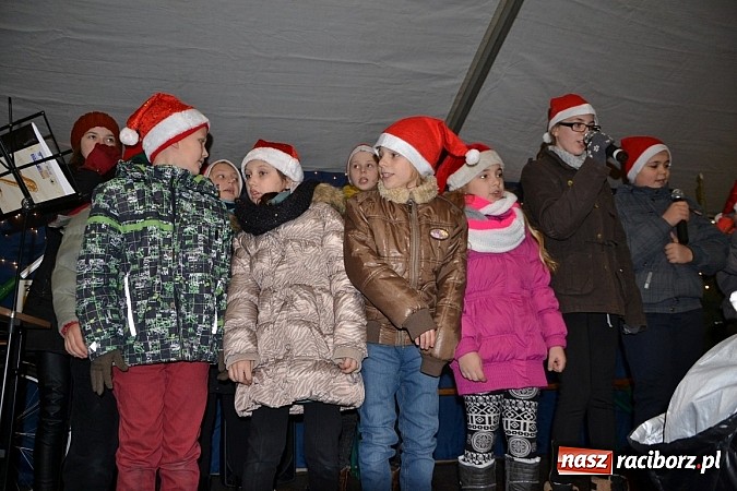Zdjęcie w galerii na portalu naszraciborz.pl: Kiermasz świąteczny i Mikołaj w Zabełkowie wiadomości z regionu
