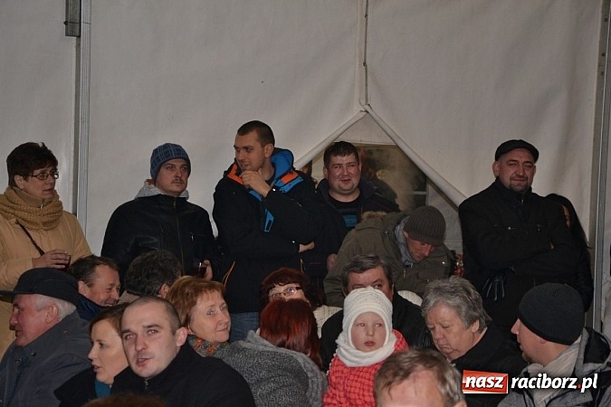 Zdjęcie w galerii na portalu naszraciborz.pl: Kiermasz świąteczny i Mikołaj w Zabełkowie wiadomości z regionu