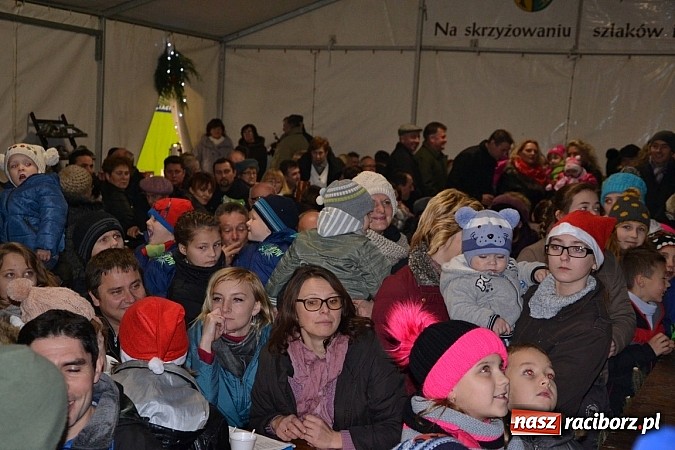 Zdjęcie w galerii na portalu naszraciborz.pl: Kiermasz świąteczny i Mikołaj w Zabełkowie wiadomości z regionu