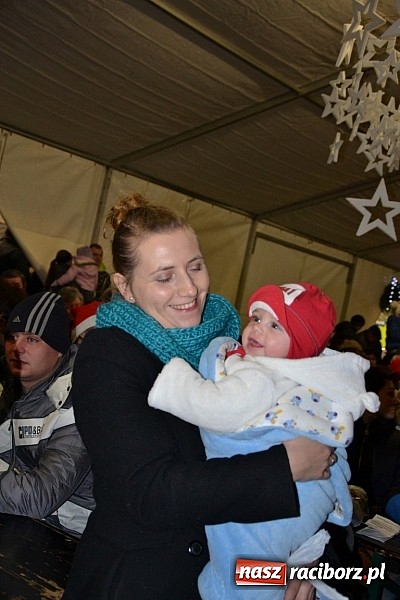 Zdjęcie w galerii na portalu naszraciborz.pl: Kiermasz świąteczny i Mikołaj w Zabełkowie wiadomości z regionu