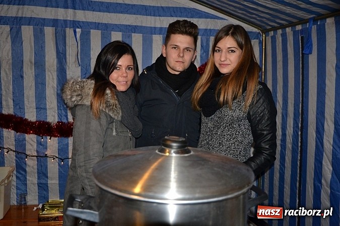 Zdjęcie w galerii na portalu naszraciborz.pl: Kiermasz świąteczny i Mikołaj w Zabełkowie wiadomości z regionu