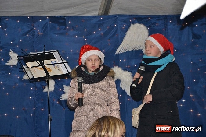 Zdjęcie w galerii na portalu naszraciborz.pl: Kiermasz świąteczny i Mikołaj w Zabełkowie wiadomości z regionu
