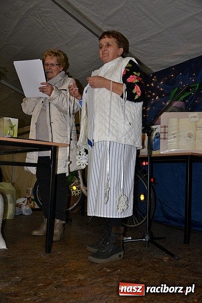 Zdjęcie w galerii na portalu naszraciborz.pl: Kiermasz świąteczny i Mikołaj w Zabełkowie wiadomości z regionu