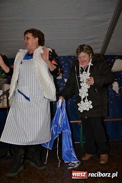 Zdjęcie w galerii na portalu naszraciborz.pl: Kiermasz świąteczny i Mikołaj w Zabełkowie wiadomości z regionu