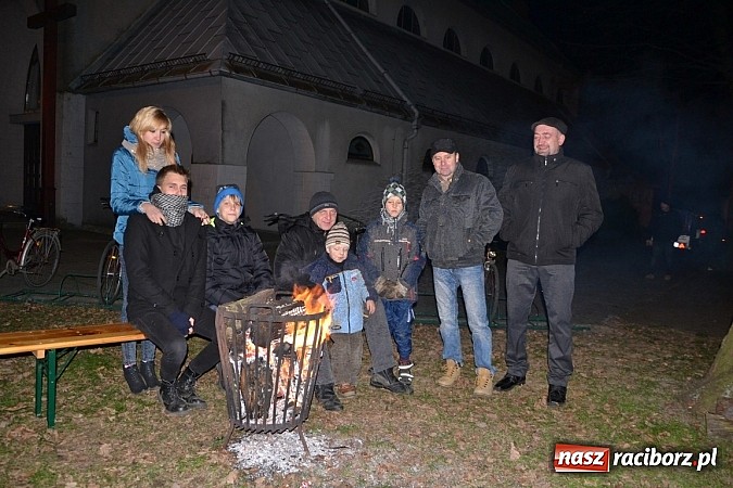 Zdjęcie w galerii na portalu naszraciborz.pl: Kiermasz świąteczny i Mikołaj w Zabełkowie wiadomości z regionu