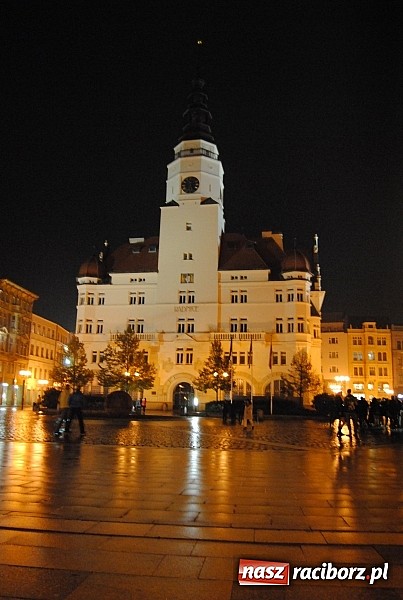 Zdjęcie w galerii na portalu naszraciborz.pl: Adepci bohemistyki z Raciborza na czeskim spektaklu wiadomości z regionu