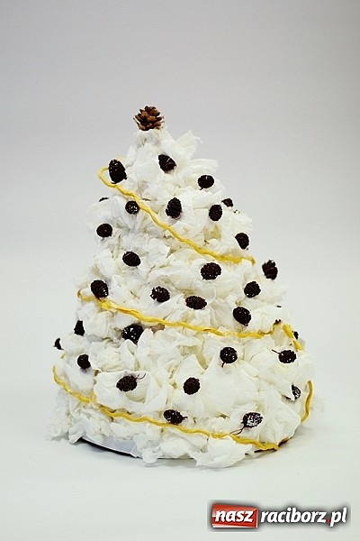 Zdjęcie w galerii na portalu naszraciborz.pl: Znamy wyniki głosowania na najładniejszą eko-ozdobę. Jutro I Zamkowy Mikołajkowy Fitness wiadomości z regionu