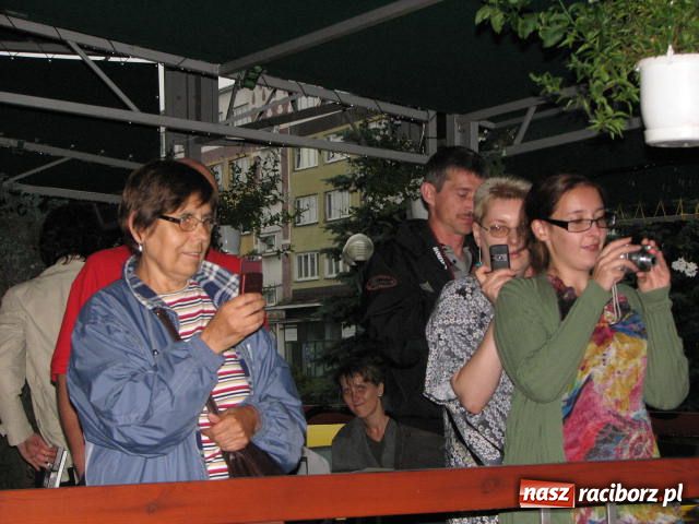 Zdjęcie w galerii na portalu naszraciborz.pl: Afrykańskie rytmy i country na Rynku wiadomości z regionu