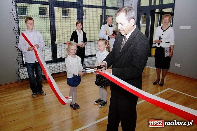 Zdjęcie w galerii na portalu naszraciborz.pl: Grzegorzowice już mają swoją halę sportową! wiadomości z regionu
