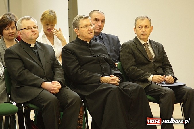 Zdjęcie w galerii na portalu naszraciborz.pl: Grzegorzowice już mają swoją halę sportową! wiadomości z regionu