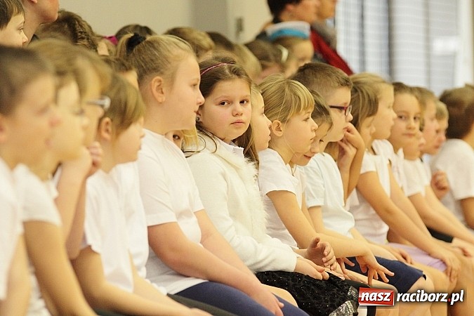Zdjęcie w galerii na portalu naszraciborz.pl: Grzegorzowice już mają swoją halę sportową! wiadomości z regionu
