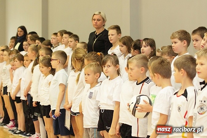 Zdjęcie w galerii na portalu naszraciborz.pl: Grzegorzowice już mają swoją halę sportową! wiadomości z regionu