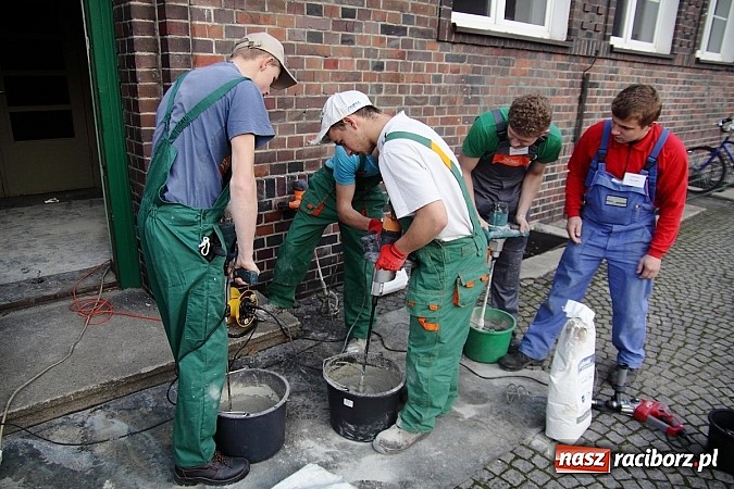 Zdjęcie w galerii na portalu naszraciborz.pl: W raciborskiej Budowlance trwa Turniej Budowlany wiadomości z regionu