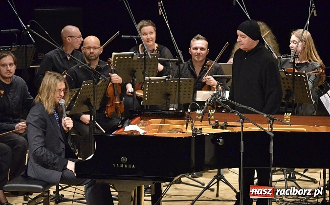 Zdjęcie w galerii na portalu naszraciborz.pl: Leszek Możdżer i orkiestra Aukso zaczarowali publiczność w RCK wiadomości z regionu