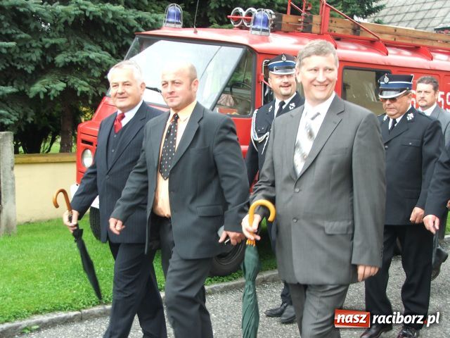 Zdjęcie w galerii na portalu naszraciborz.pl: Strażacki jubileusz w deszczu wiadomości z regionu