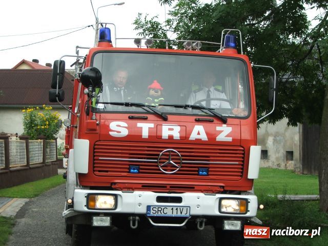Zdjęcie w galerii na portalu naszraciborz.pl: Strażacki jubileusz w deszczu wiadomości z regionu