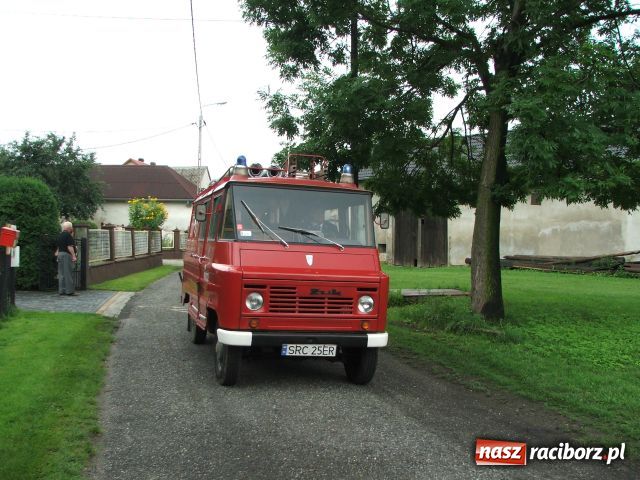 Zdjęcie w galerii na portalu naszraciborz.pl: Strażacki jubileusz w deszczu wiadomości z regionu