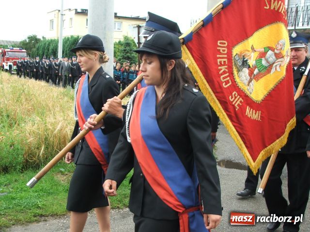 Zdjęcie w galerii na portalu naszraciborz.pl: Strażacki jubileusz w deszczu wiadomości z regionu