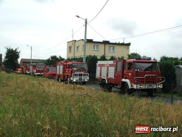 Zdjęcie w galerii na portalu naszraciborz.pl: Strażacki jubileusz w deszczu wiadomości z regionu