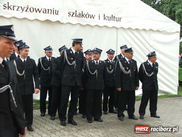 Zdjęcie w galerii na portalu naszraciborz.pl: Strażacki jubileusz w deszczu wiadomości z regionu