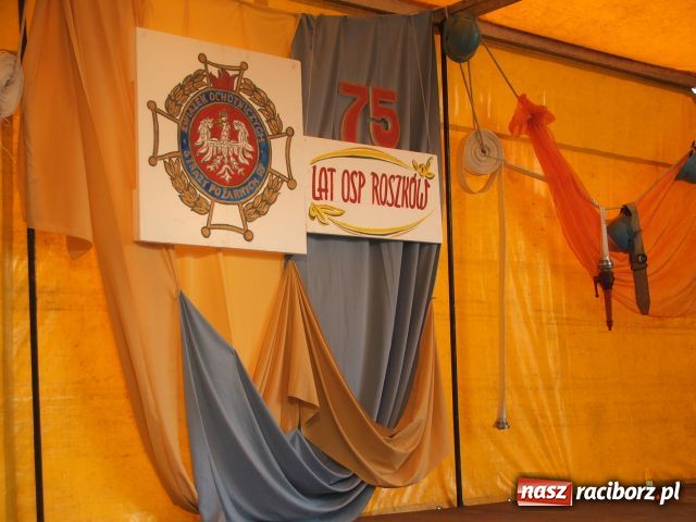 Zdjęcie w galerii na portalu naszraciborz.pl: Strażacki jubileusz w deszczu wiadomości z regionu